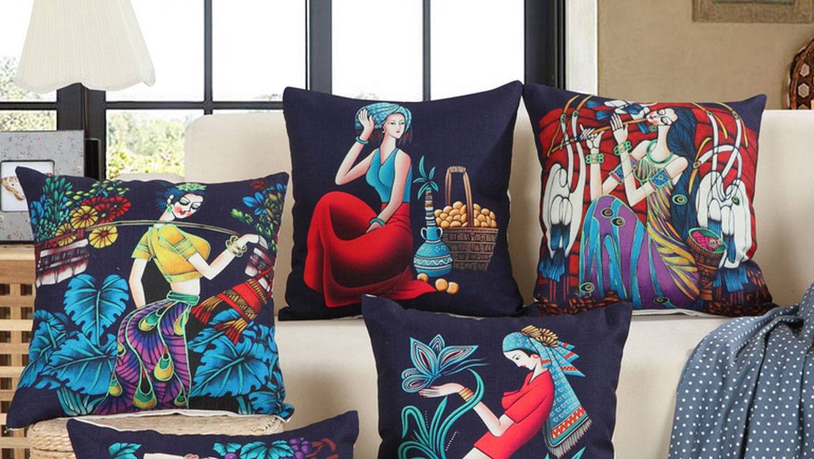 Printed Leather Sofa & Cushion in Jamnagar